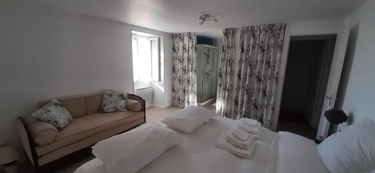 مبيت وإفطار Sanxay Domaine De La Briouse المظهر الخارجي الصورة
