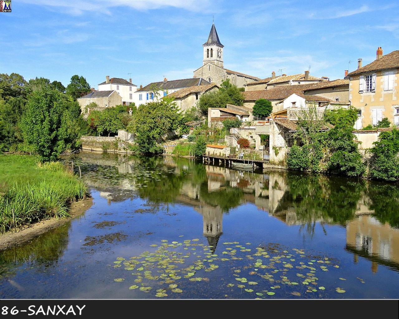مبيت وإفطار Sanxay Domaine De La Briouse المظهر الخارجي الصورة